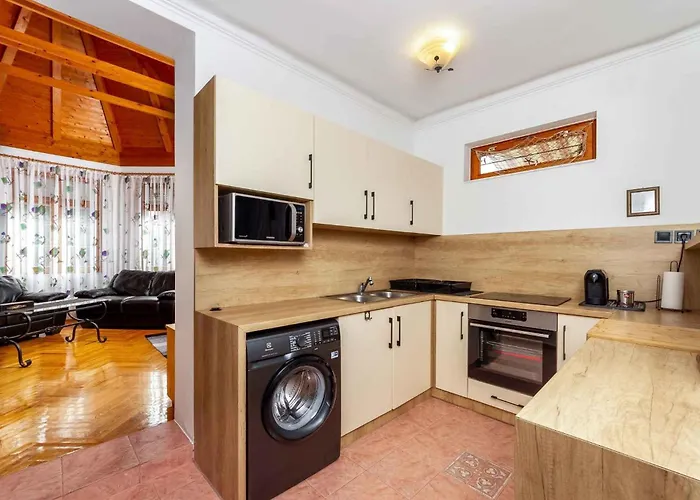 Beachfront Balatonmariafuerdo 19542 Nyaraló