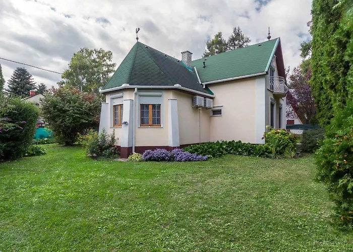 בית נופש Beachfront Balatonmariafuerdo 19542 *